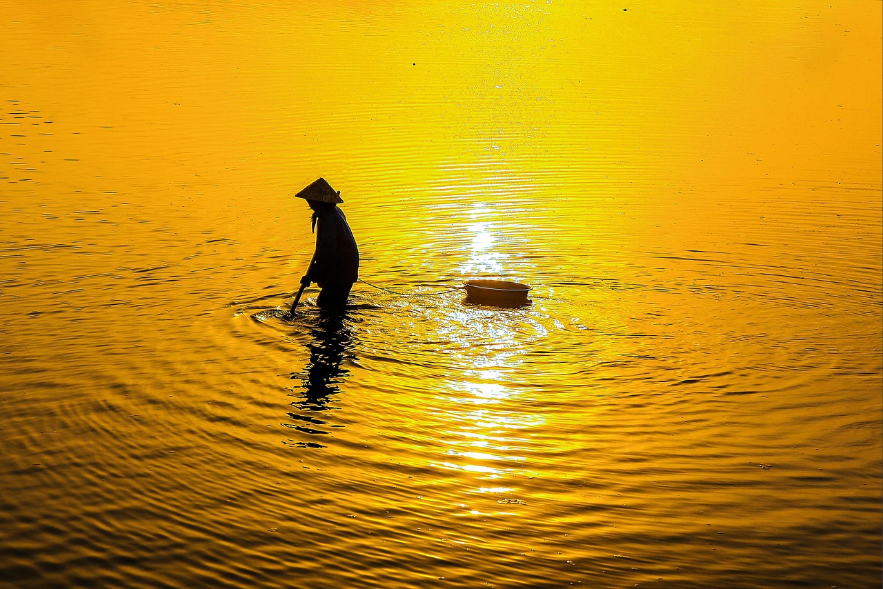 付き合う前の初デートで手をつなぐのはあり？